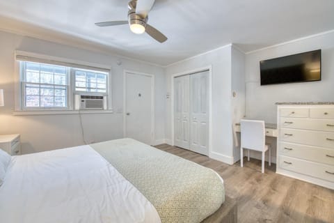 Mill House Hideaway Apartment in Flat Rock