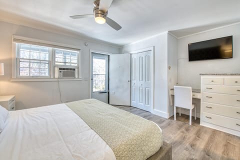 Mill House Hideaway Apartment in Flat Rock