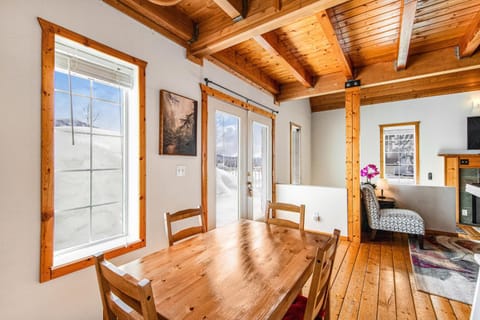 Summit Chalet House in Snoqualmie Pass