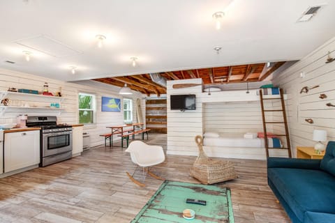 The Compound - 3 Cottages House in Folly Beach