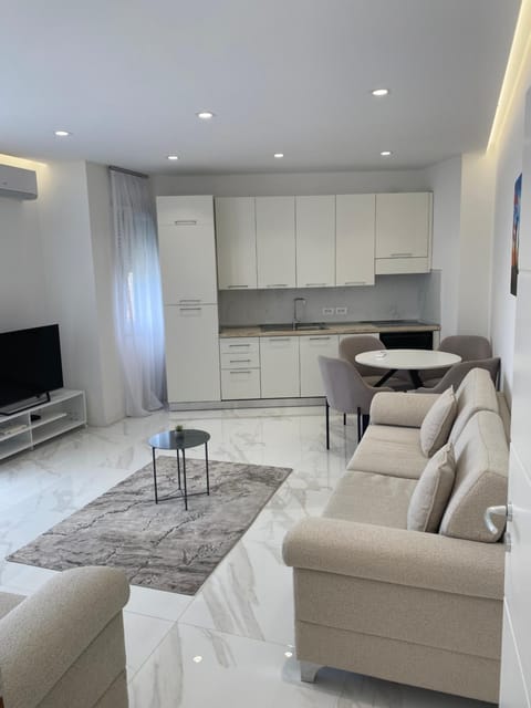 TV and multimedia, Kitchen or kitchenette, Living room, Seating area, Dining area, pet friendly, stove