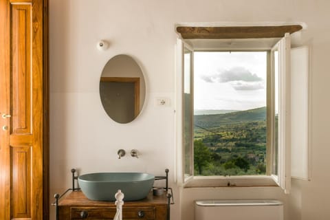 fringuello - Mandorlo House in Umbria