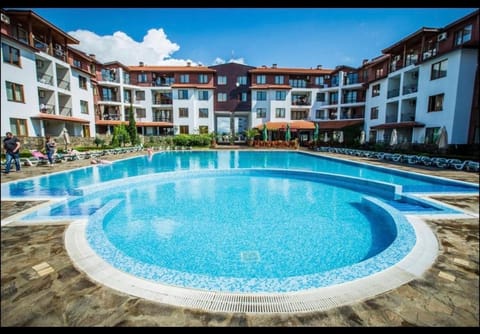 Property building, Swimming pool