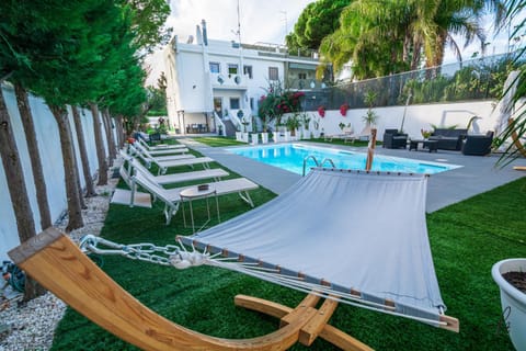 Property building, Garden, Garden view, Pool view, Swimming pool