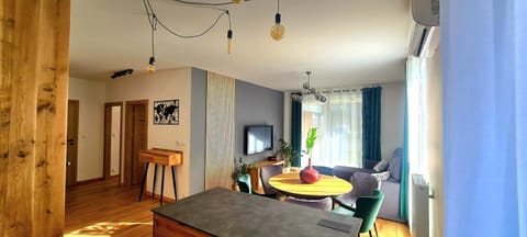 Communal lounge/ TV room, Kitchen or kitchenette, Seating area, Dining area, Communal kitchen