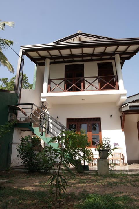 Property building, Facade/entrance, Garden