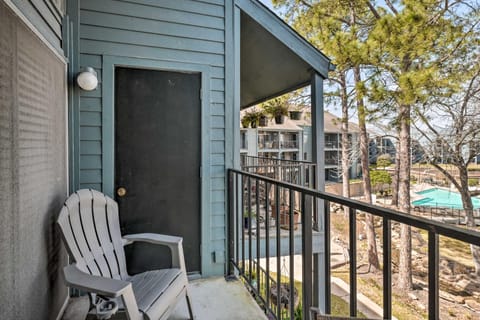 Idyllic Montgomery Condo with Pool and Lake View! Apartment in Lake Conroe