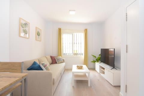 Communal lounge/ TV room, TV and multimedia, Living room