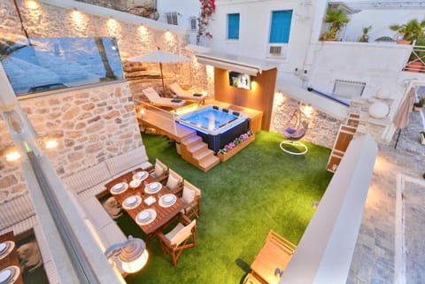 Garden, Hot Tub, TV and multimedia, Seating area, Dining area, sunbed