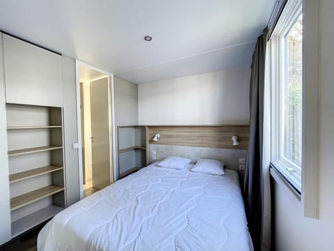 Mobil-home 3 chambres avec piscine chauffée, proche plage et commerces - FR-1-361A-16 House in Jullouville