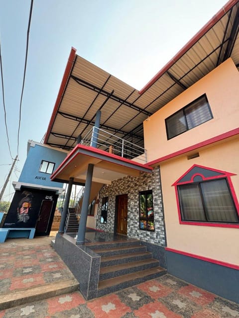 Property building, Day