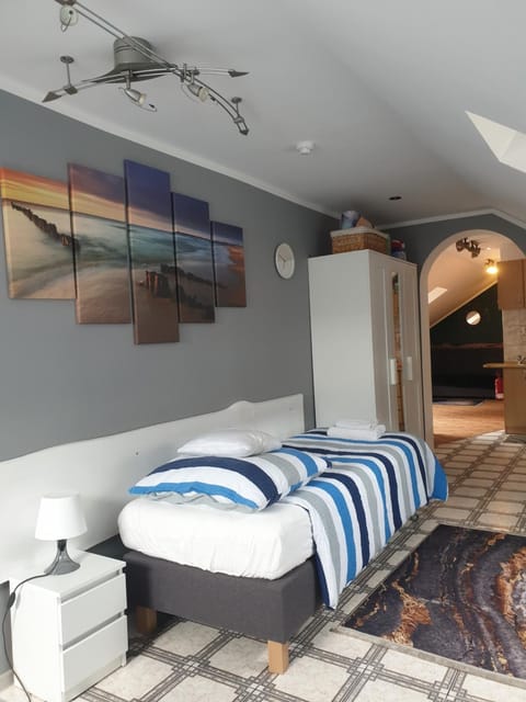 Bed, Photo of the whole room