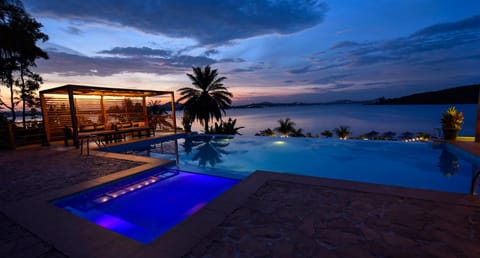 Night, Natural landscape, Lake view, Pool view, Sea view, Swimming pool, Sunrise, Sunset, sunbed