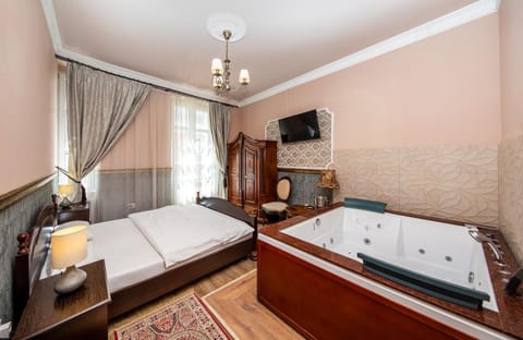 Bed, TV and multimedia, Photo of the whole room, Seating area