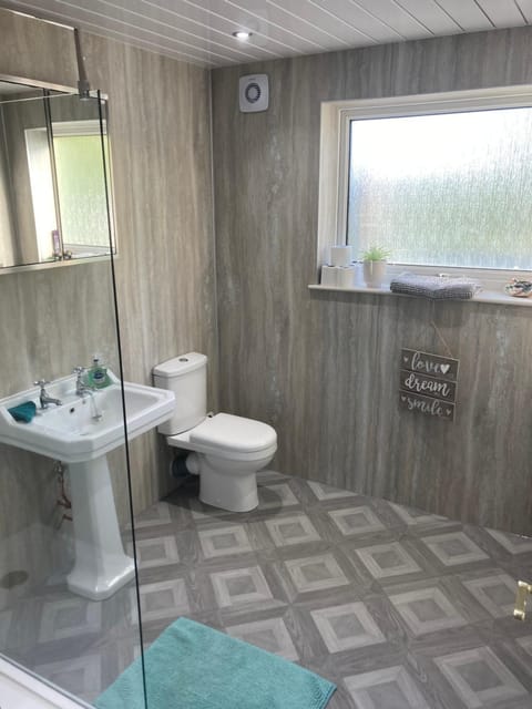 The Waterside Apartment 6 Apartment in England