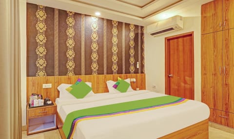 Bed, Bedroom, air conditioner