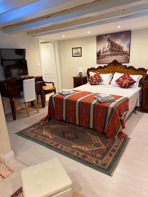 Cà del Traghetto Apartment in San Marco