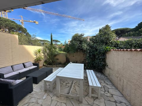 Superbe Emplacement , terrasse et parking! Apartment in Saint-Tropez