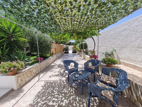 Facade/entrance, Garden