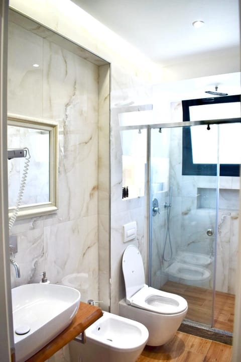 ADRIATIK Hotel Hotel in Vlorë