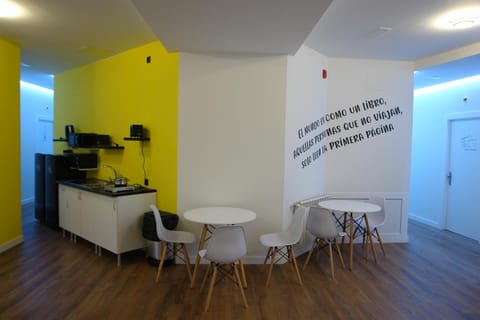Communal lounge/ TV room, Communal kitchen