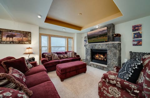 Quandary Vista Townhome: Private Hot Tub, Incredible Mountain Views House in Blue River