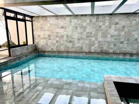 Swimming pool, Swimming pool