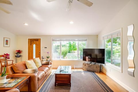 Sonoma Wine Country Bungalow House in Sonoma