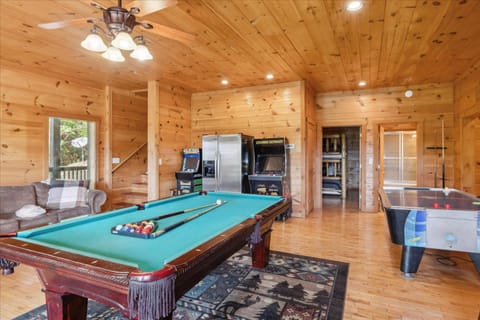 Cabin Fever Lodge #750 Cabin in Pittman Center