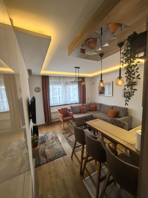 TV and multimedia, Living room, Seating area, Hiking, Area and facilities, Supermarket/grocery shop