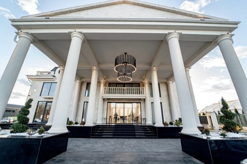 Property building, Facade/entrance