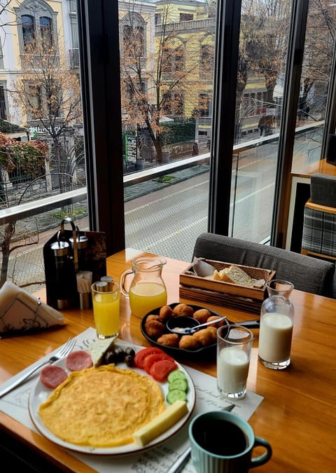 Food and drinks, Food, Breakfast