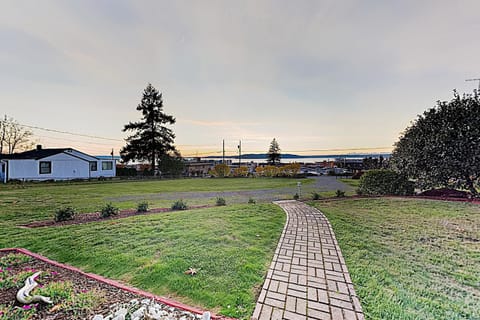 Sunsets over Sound House in Des Moines