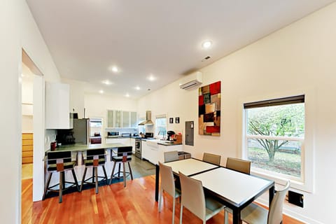 City Escape House in Burien