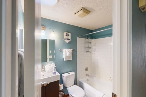 Azure Waves House in Seaside