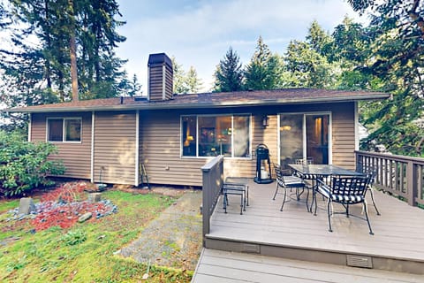 Forest Retreat House in Shoreline