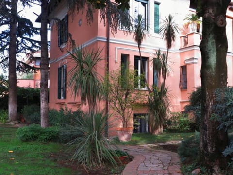 Property building, Garden