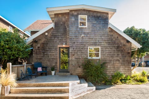 Captain's Corner House in Manzanita
