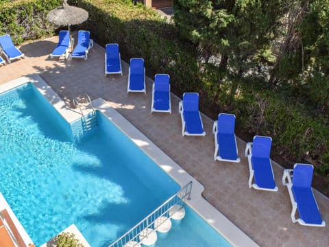 Pool view, Swimming pool, sunbed