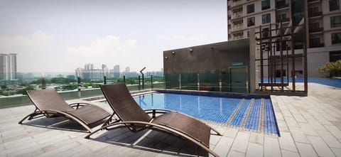Swimming pool, Swimming pool
