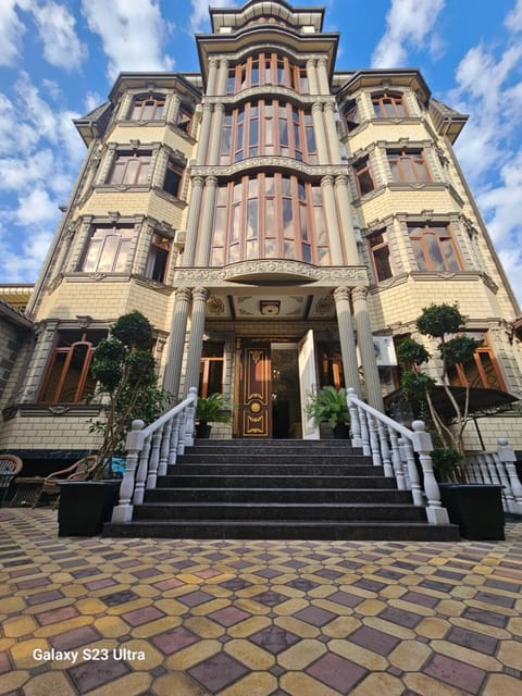 Property building, Facade/entrance, Day