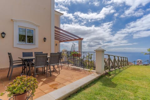 Property building, Garden, Balcony/Terrace, Balcony/Terrace, Garden view