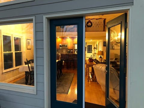 Lake views galore from balconies right on the lake and drought-proof deep water Chalet in Lake Lanier