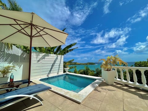 Patio, Day, Natural landscape, View (from property/room), Balcony/Terrace, Pool view, Sea view, Swimming pool, sunbed