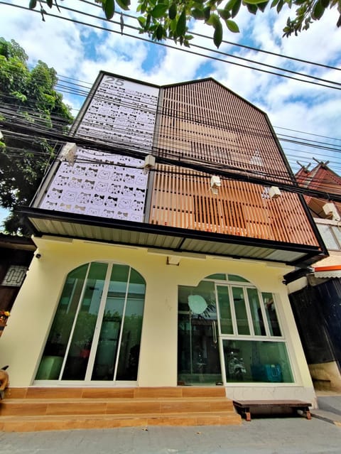 Property building, Facade/entrance