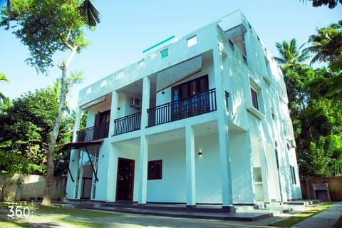 Property building, Day