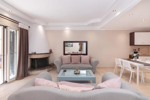 Living room, Seating area, Dining area