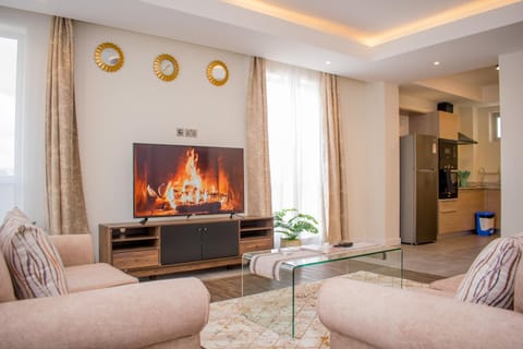 Communal lounge/ TV room, TV and multimedia, Living room, Seating area, Evening entertainment, flat iron
