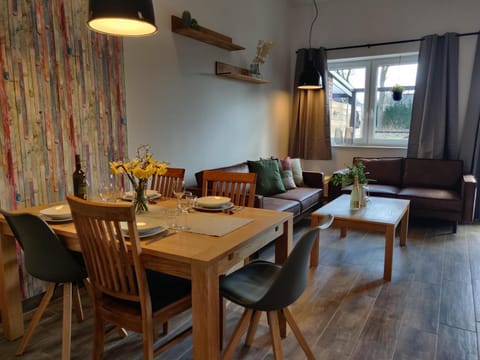 Living room, Photo of the whole room, Seating area, Dining area