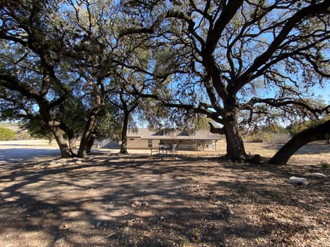Texas Hill Country Ranch House - Great Views - Near Hidden Falls Park House in Rio Grande